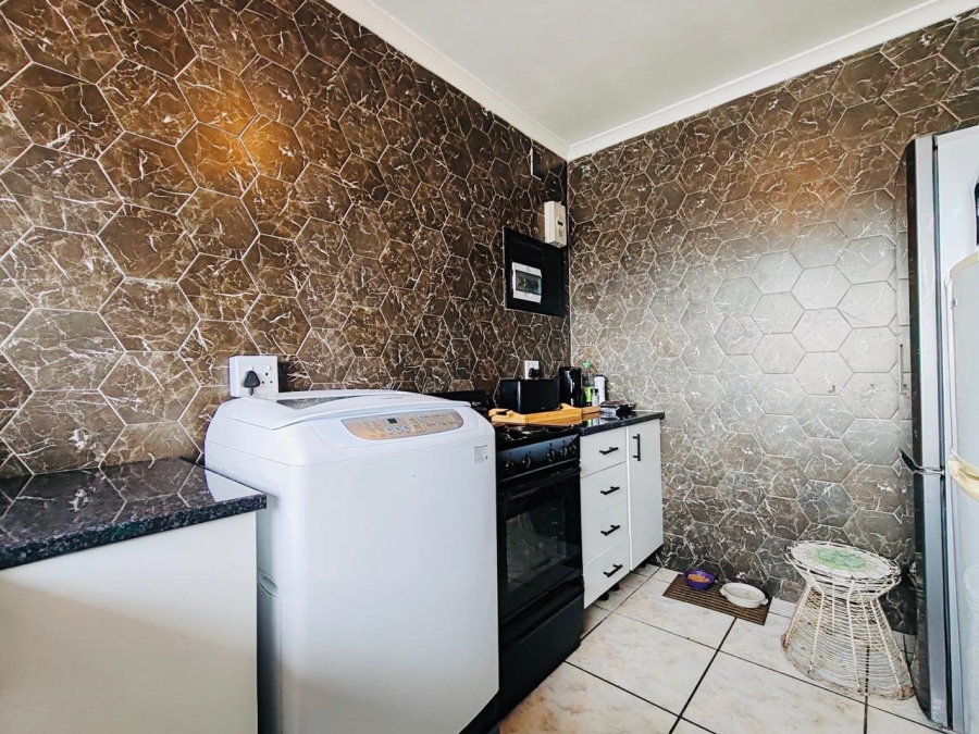 2 Bedroom Property for Sale in Maitland Western Cape